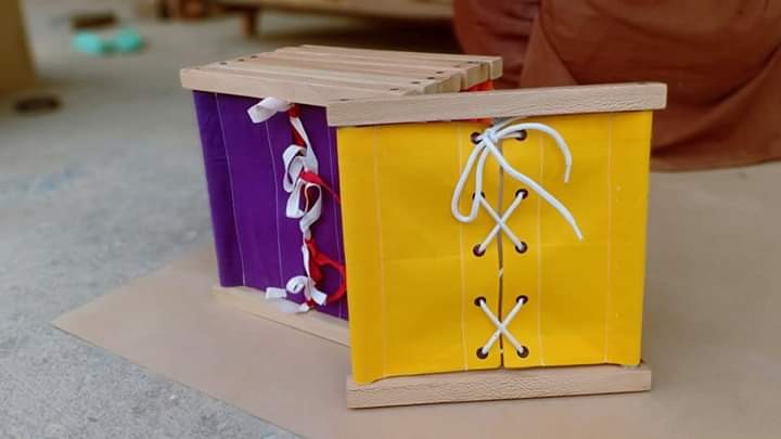 Dressing frames Montessori Apparatus